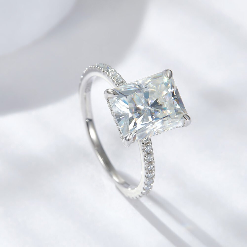 Hot selling 4-carat 8 * 10 Radiant 925 silver moissanite ring