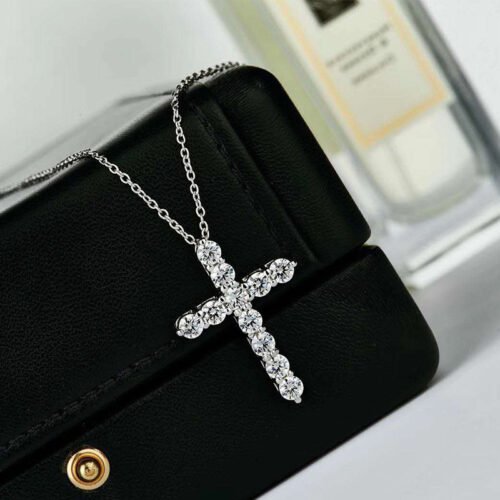 Cross 2.8mm round moissanite necklace
