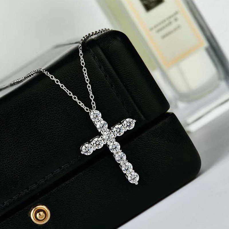 Cross 2.8mm round moissanite necklace