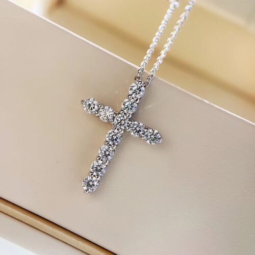 Cross 2.8mm round moissanite necklace