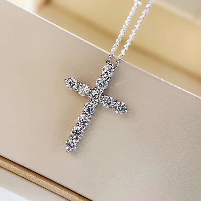 Cross 2.8mm round moissanite necklace